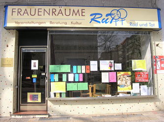 Foto: Der Eingang zu den Räumen  von RuT Rad und Tat e.V. in Berlin-Neukölln